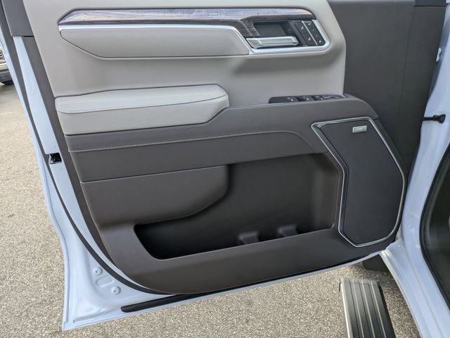 New 2026 Chevrolet Silverado 1500 LTZ w/ LTZ Premium Package AWD/4WD image 9