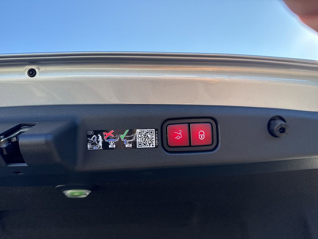 New 2026 Mercedes-Benz E 450 4MATIC Sedan image 27