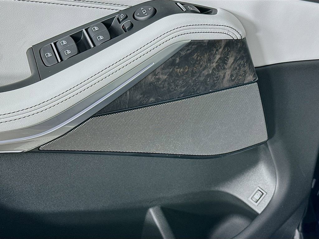 New 2026 BMW X5 xDrive50e w/ Premium Package image 25