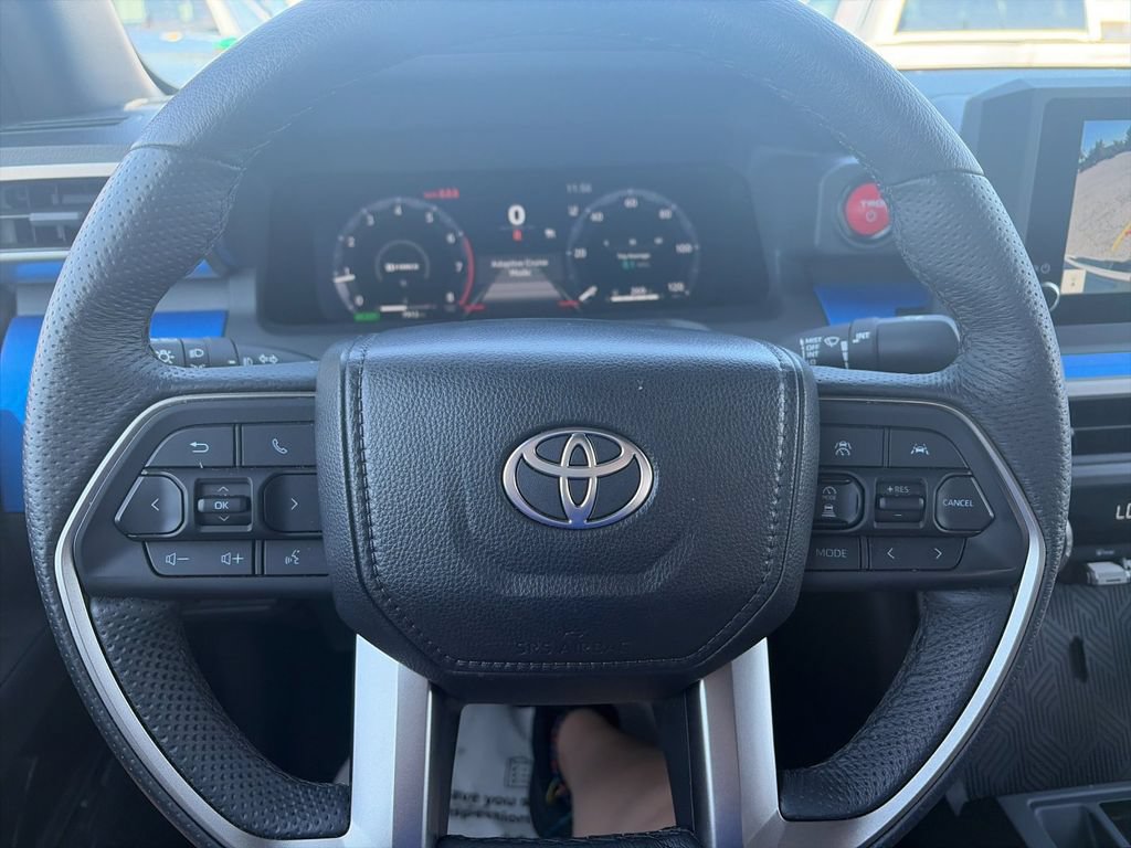 Used 2025 Toyota Tacoma TRD Off-Road AWD/4WD image 26