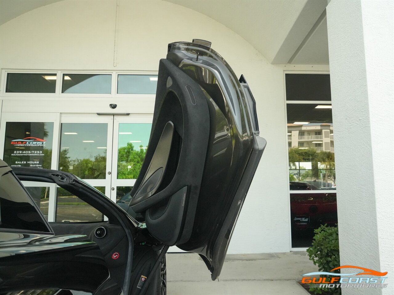 Used 2020 McLaren 600LT Spider image 32