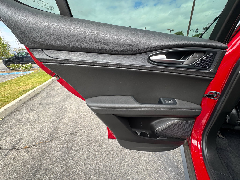 Used 2019 Alfa Romeo Stelvio RWD image 22