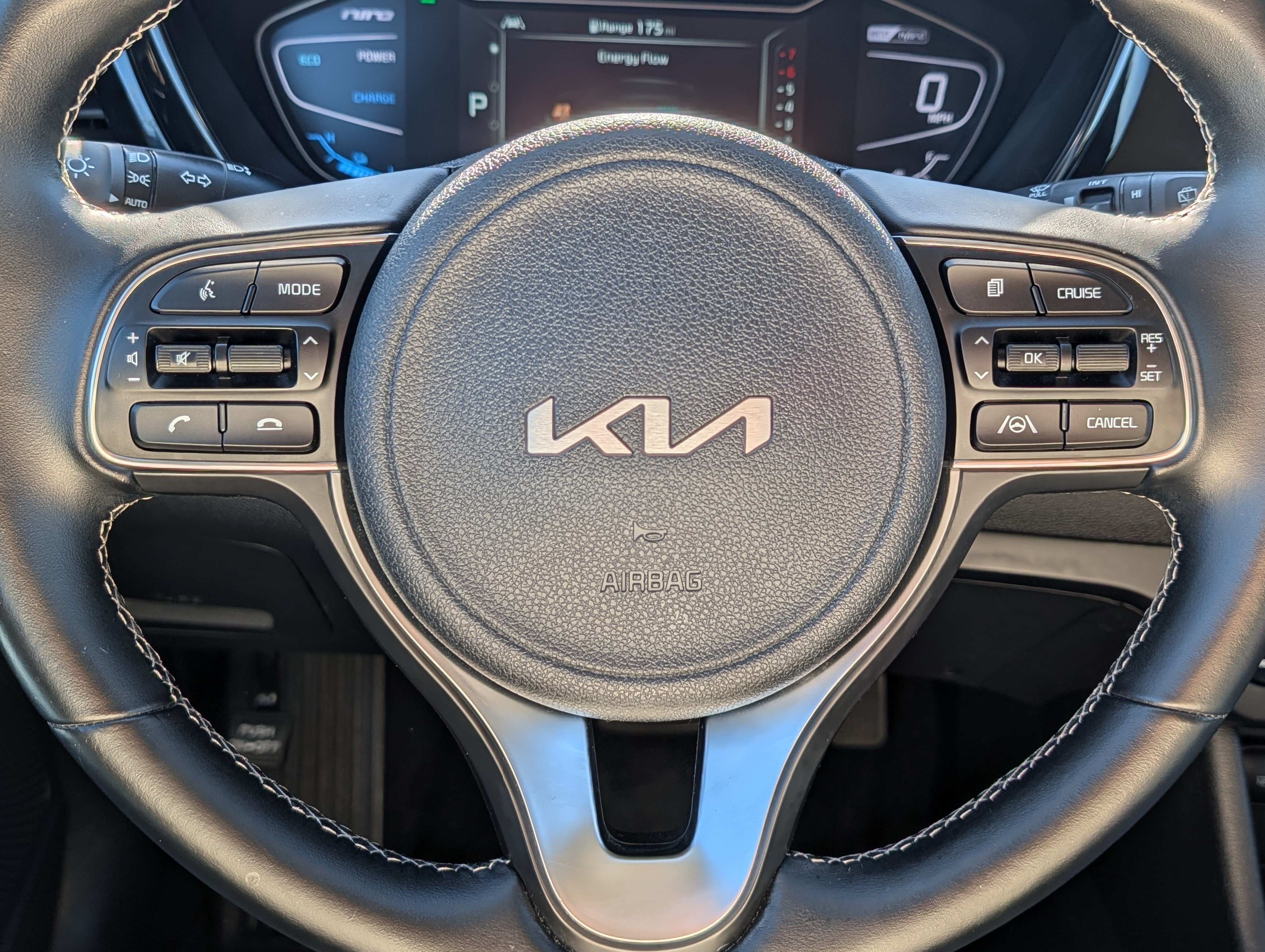Certified 2022 Kia Niro LXS w/ Digital Cluster Package FWD image 25