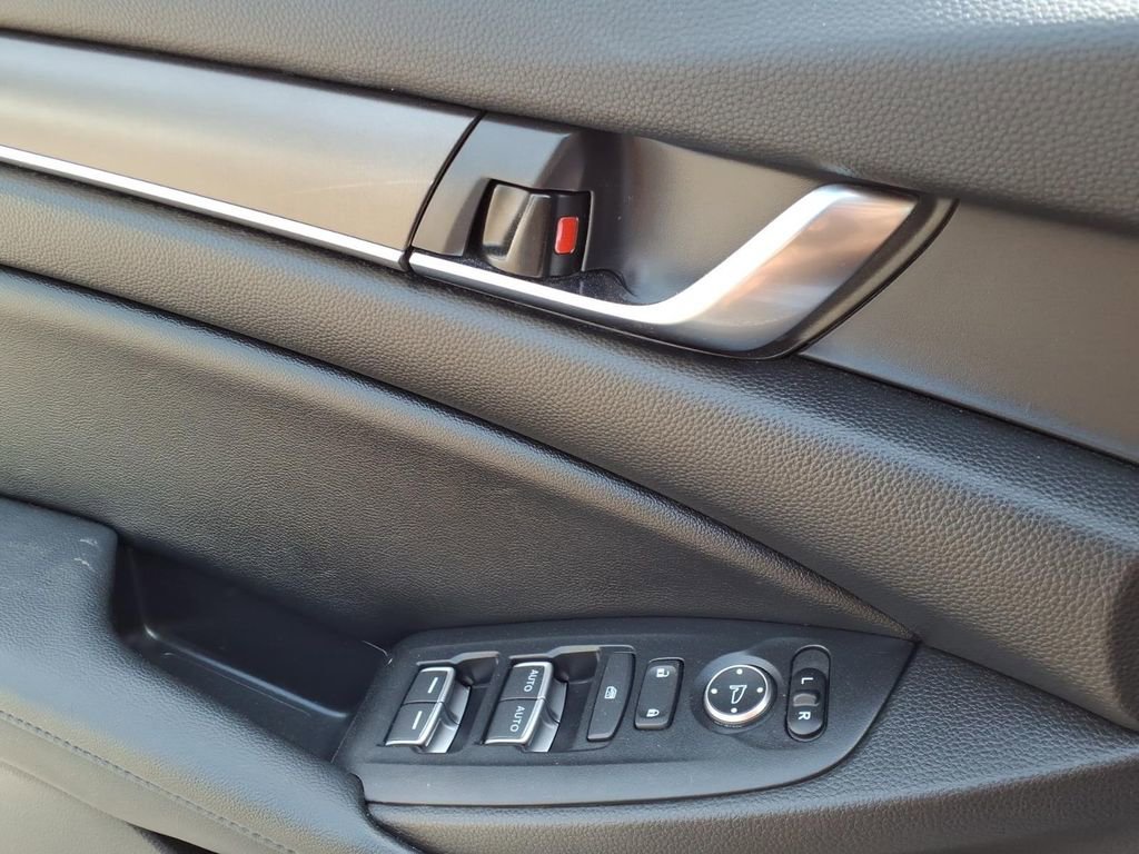 Used 2022 Honda Accord LX image 29