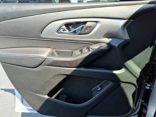 Used 2022 Chevrolet Traverse LT w/ Midnight/Sport Edition FWD image 23
