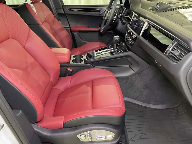 New 2026 Porsche Macan image 23