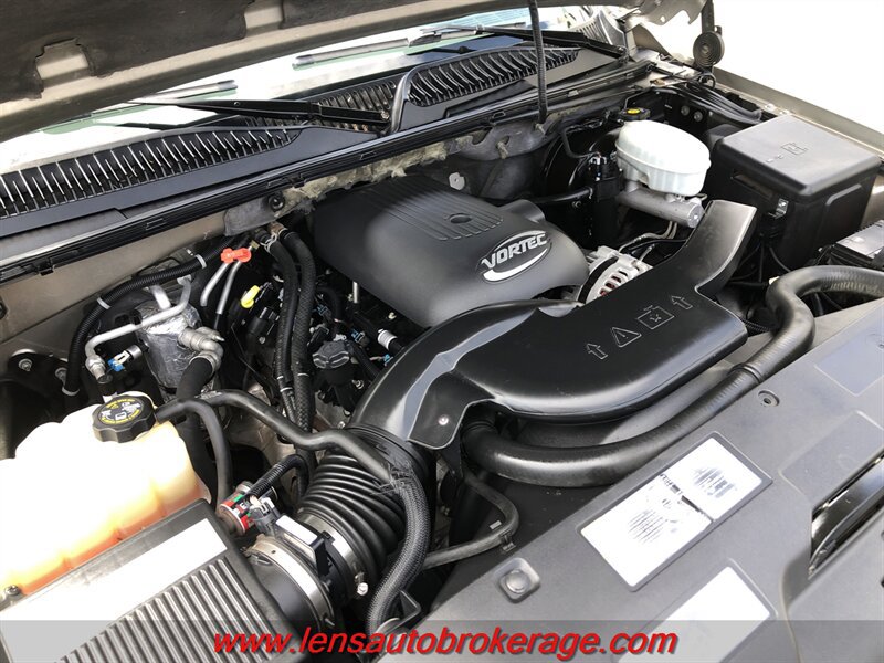 Used 2003 GMC Yukon XL SLT w/ 1SD Preferred Equipment Group AWD/4WD image 30