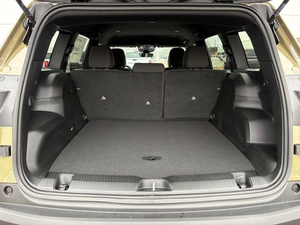 New 2026 Jeep Cherokee Laredo image 5