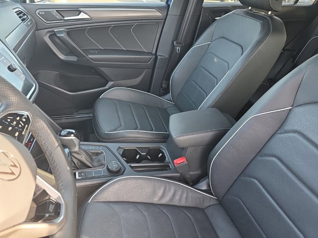 Used 2024 Volkswagen Tiguan SEL R-Line image 17