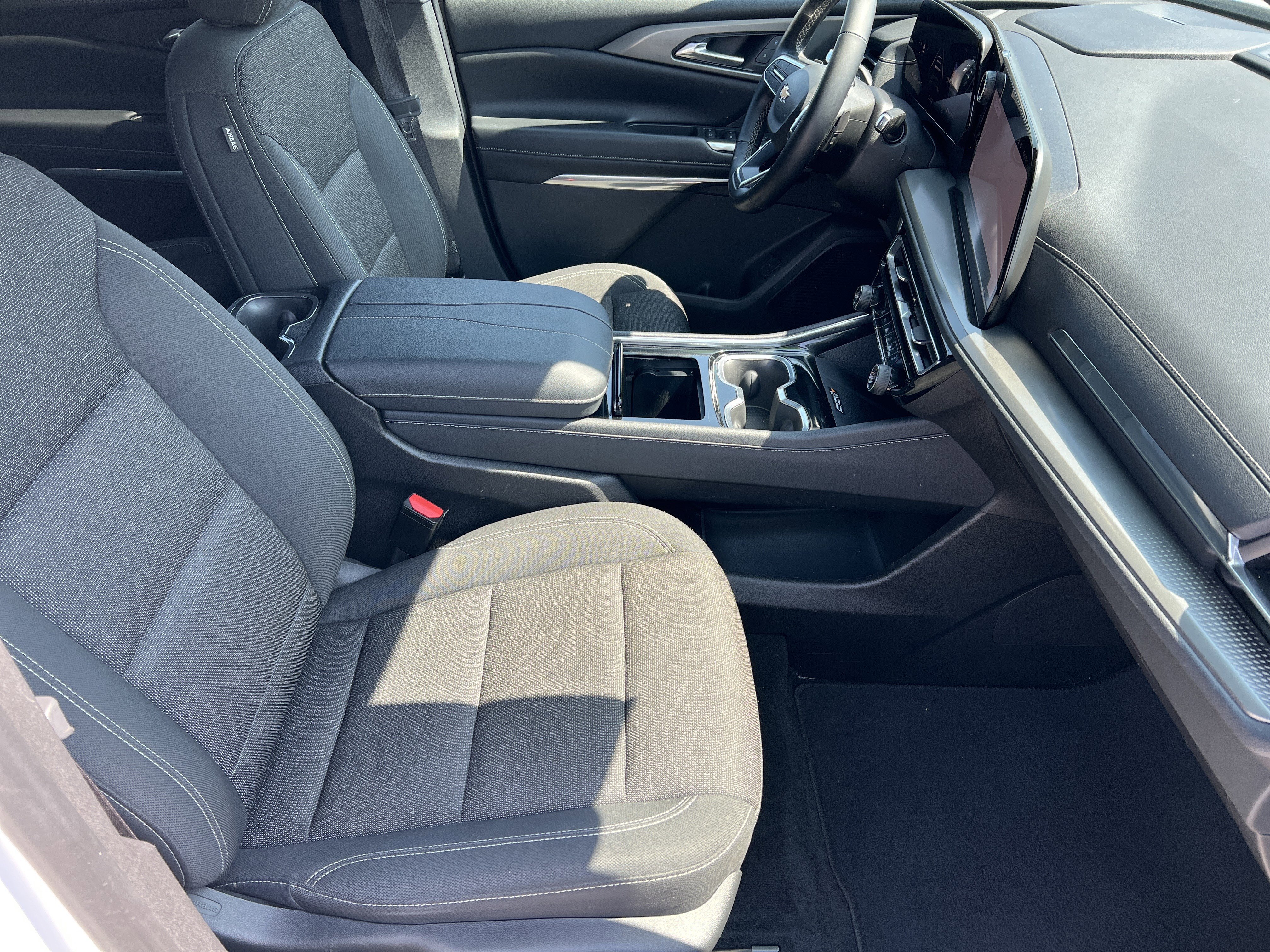 Used 2024 Chevrolet Traverse LT AWD/4WD image 27
