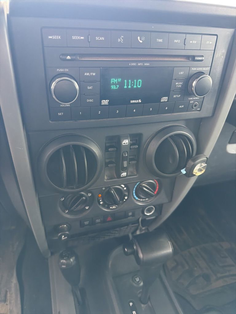 Used 2009 Jeep Wrangler Unlimited Rubicon w/ Dual Top Group image 2