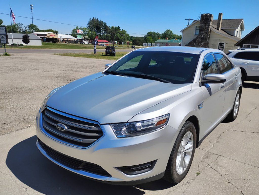 Used 2014 Ford Taurus SEL w/ Equipment Group 201A FWD image 3