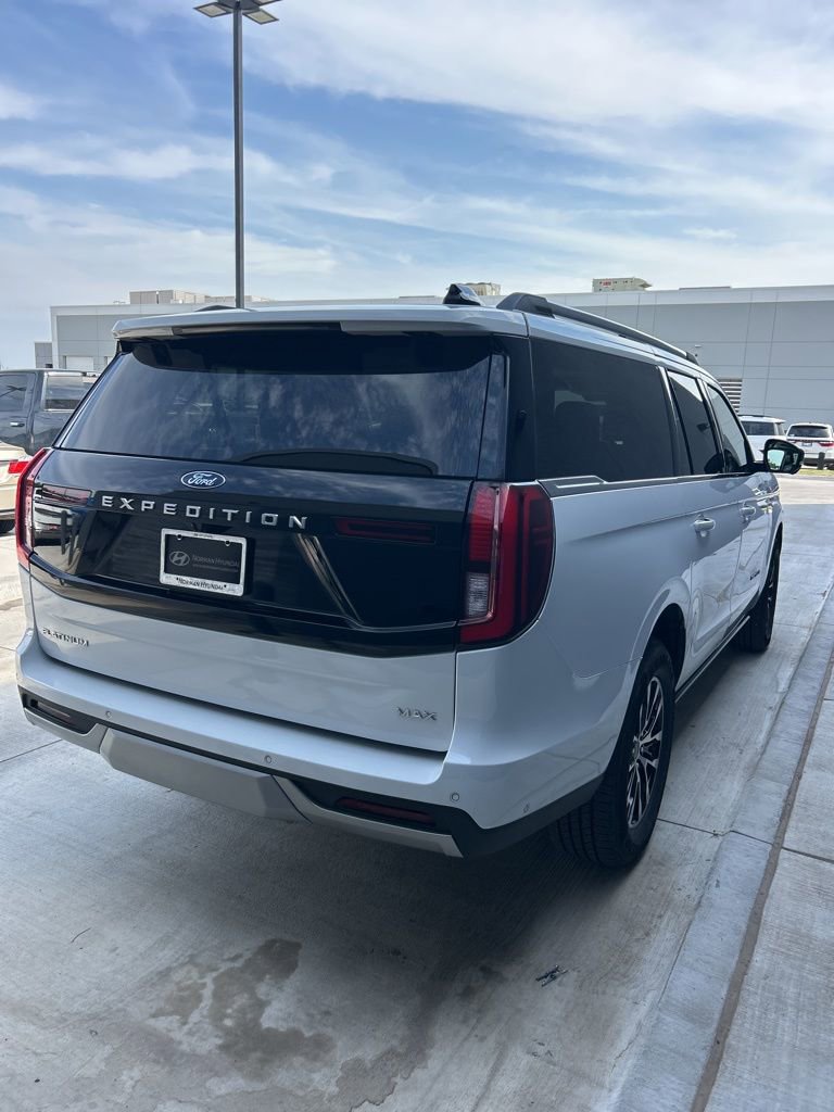 Used 2025 Ford Expedition Max Platinum AWD/4WD image 4