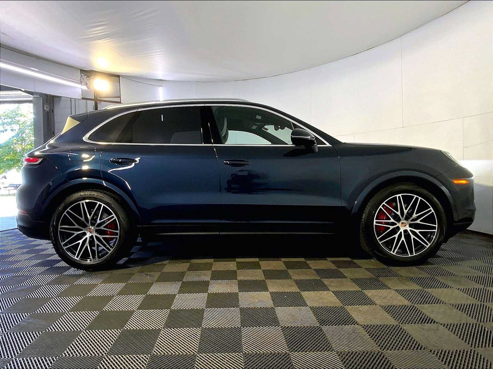 Used 2026 Porsche Cayenne S AWD/4WD image 8