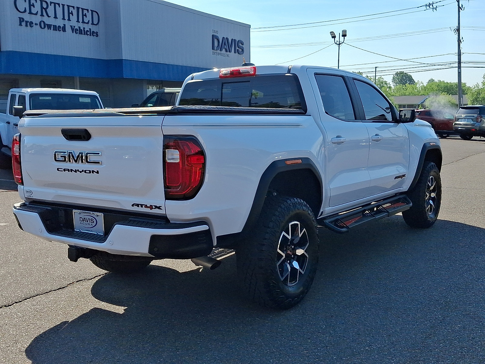 Used 2024 GMC Canyon AT4X AWD/4WD image 4