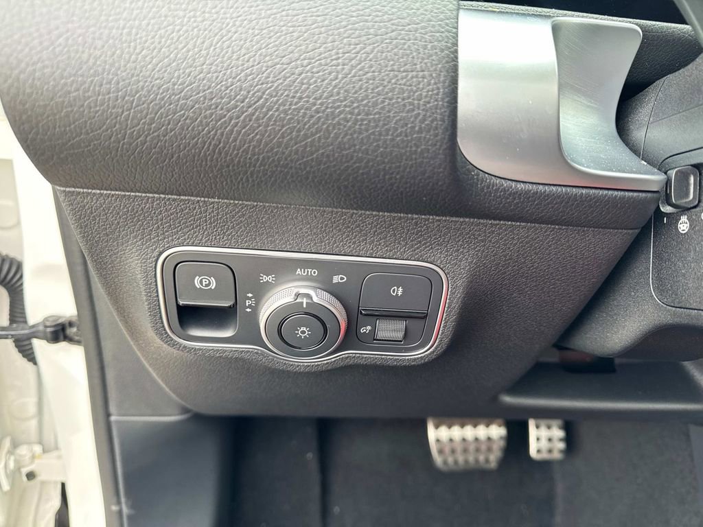 New 2025 Mercedes-Benz GLB 35 AMG GLB 35 AMGﾮ image 33