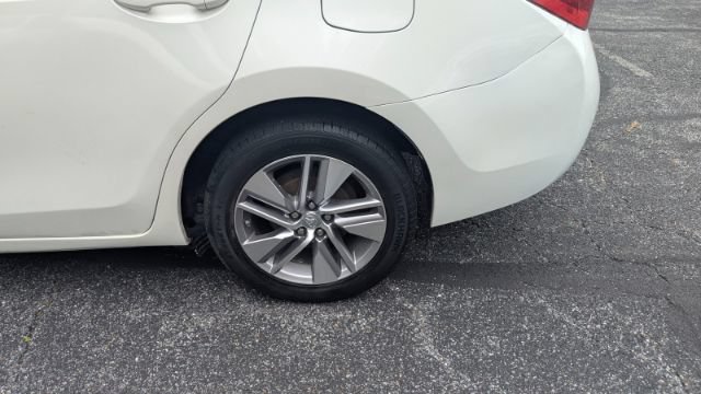 Used 2014 Toyota Corolla LE FWD image 10