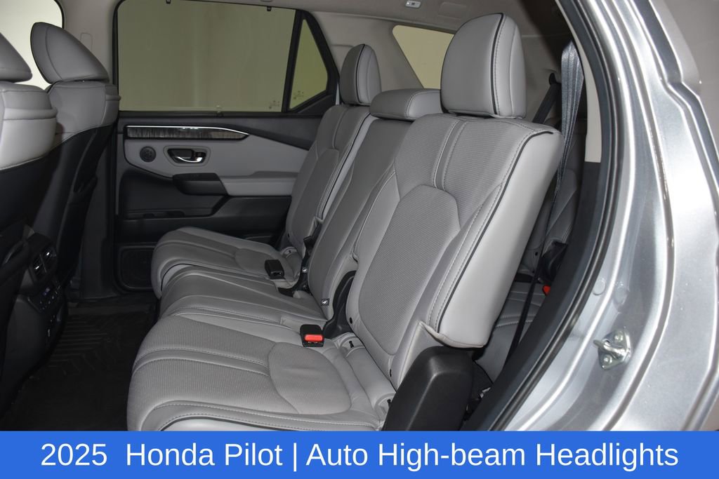 Used 2025 Honda Pilot Elite image 28