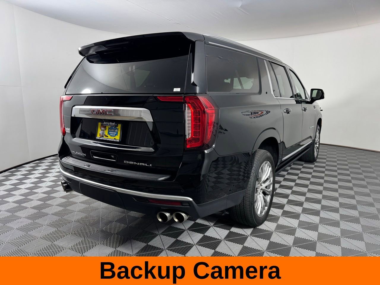 Used 2022 GMC Yukon XL Denali w/ Denali Premium Package image 8