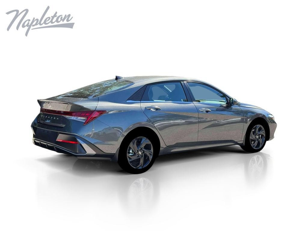New 2026 Hyundai Elantra SEL Sport Premium FWD image 9