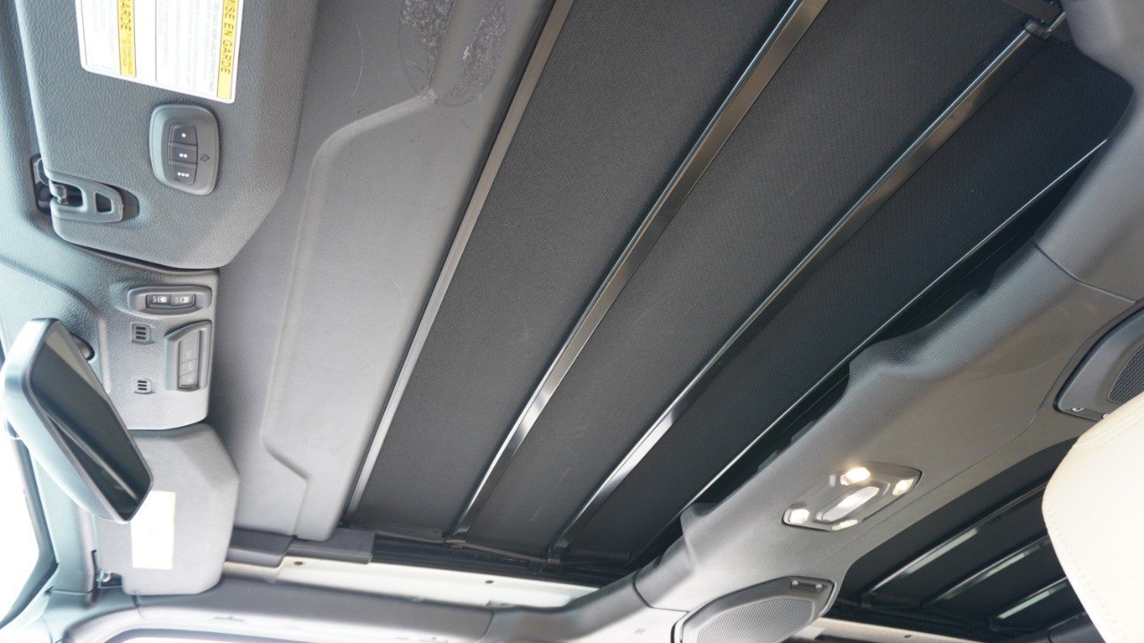 Used 2019 Jeep Wrangler Unlimited Sahara image 26