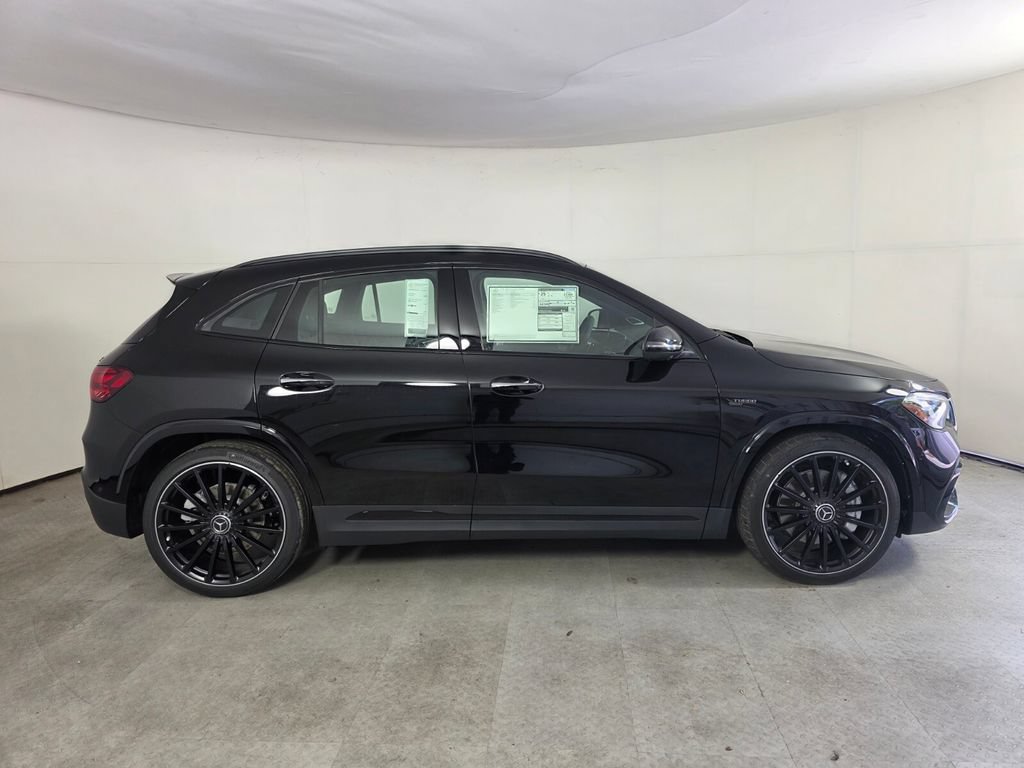 New 2026 Mercedes-Benz GLA 35 AMG 4MATIC image 3