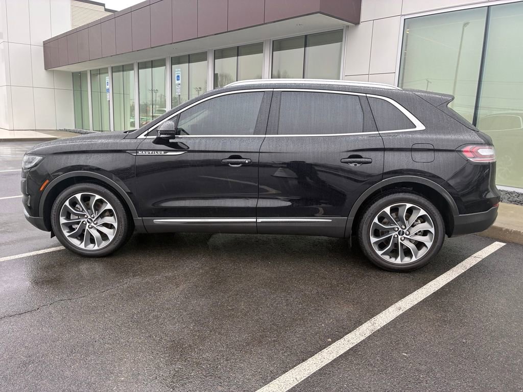 Certified 2023 Lincoln Nautilus Reserve image 2