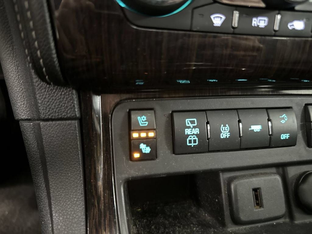 Used 2016 Chevrolet Traverse LTZ AWD/4WD image 39