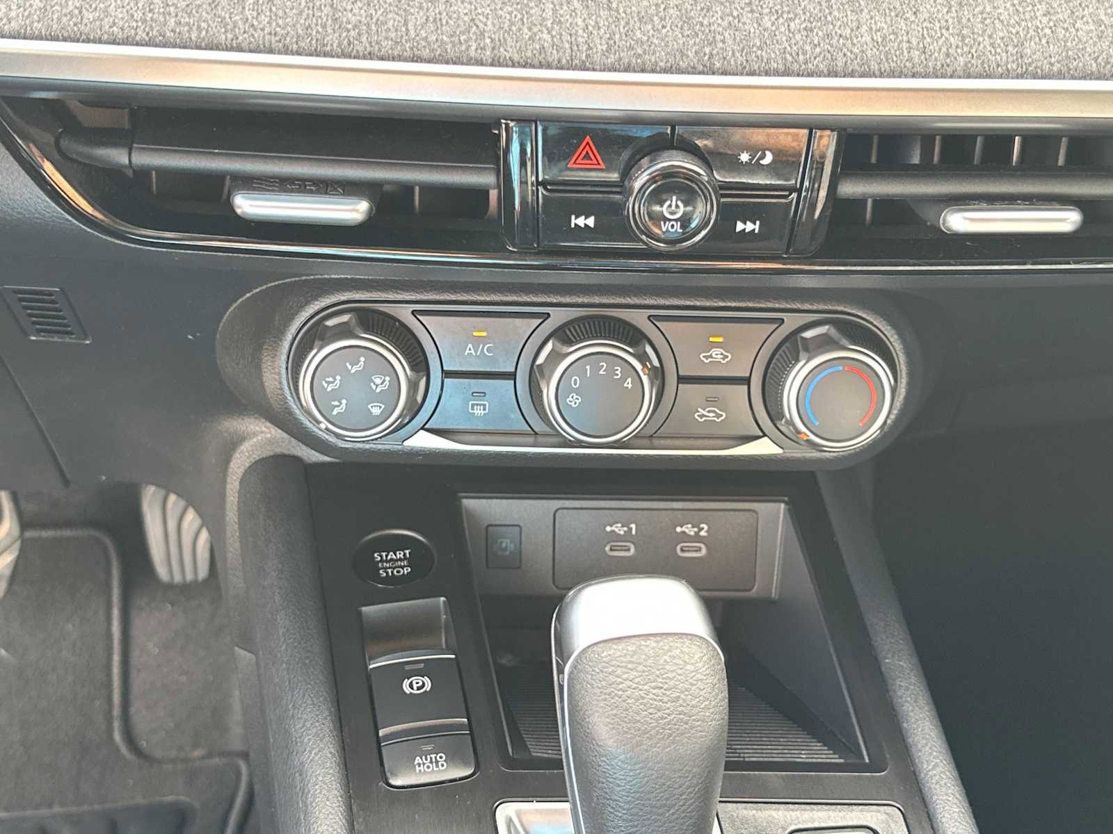 Used 2025 Nissan Kicks SV FWD image 18