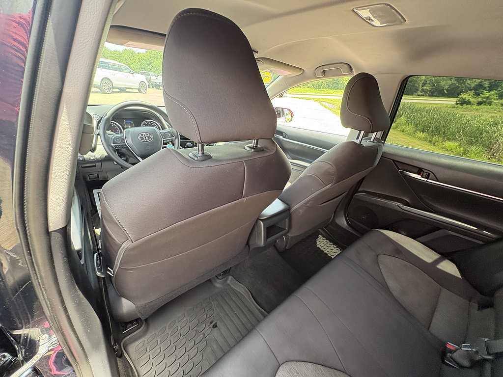 Used 2021 Toyota Camry LE FWD image 18