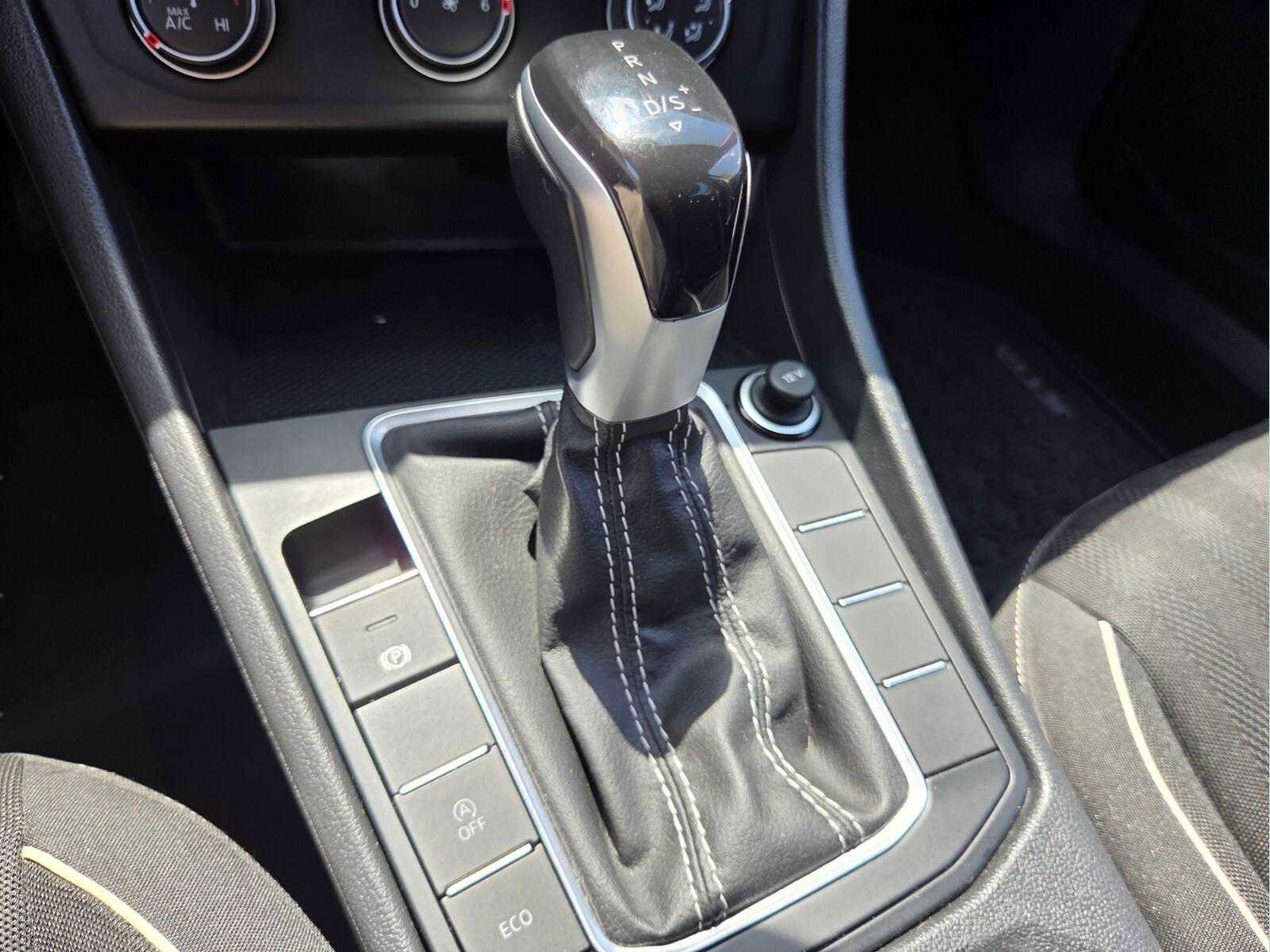 Used 2022 Volkswagen Jetta Sport FWD image 21