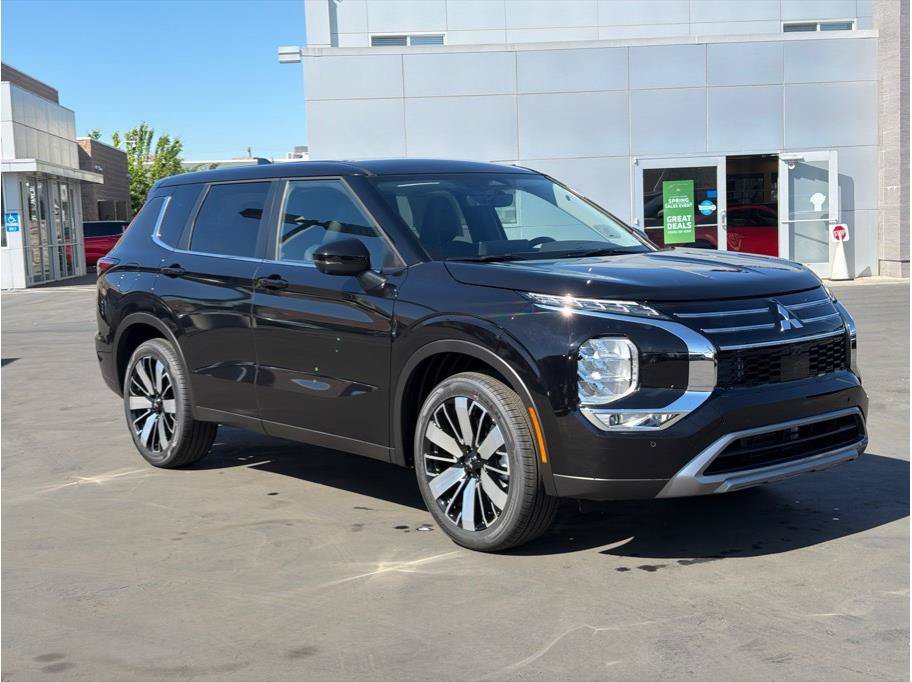 New 2026 Mitsubishi Outlander SE FWD image 3