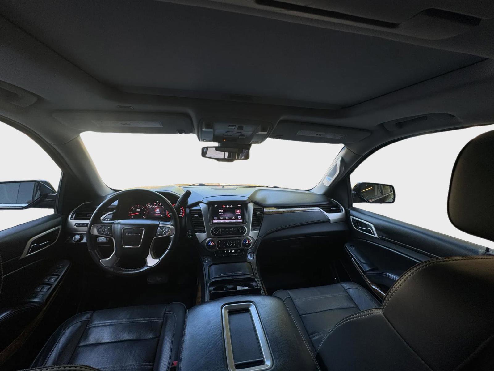 Used 2015 GMC Yukon XL Denali w/ Touring Package image 9