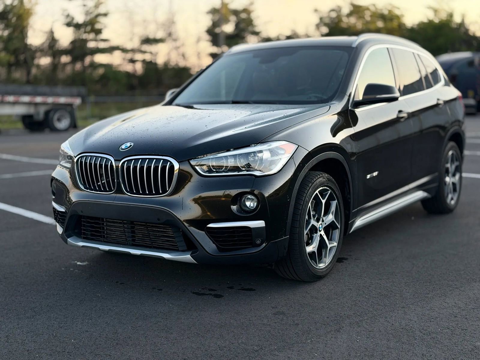 Used 2017 BMW X1 sDrive28i FWD image 1
