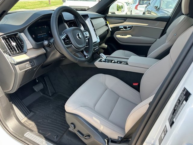 New 2026 Volvo XC90 T8 Plus image 19