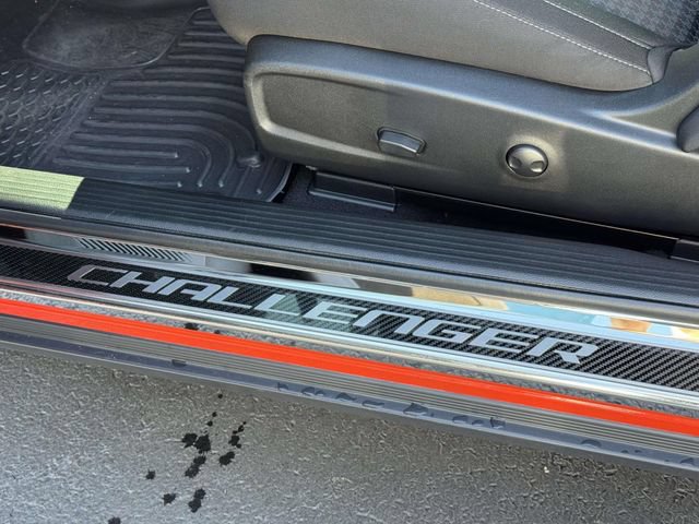 Used 2022 Dodge Challenger R/T Scat Pack w/ Driver Convenience Group RWD image 31