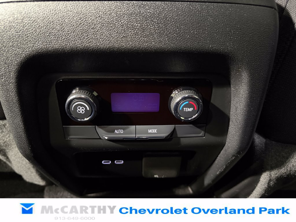 Used 2024 Chevrolet Traverse LT w/ Trailering Package FWD image 25