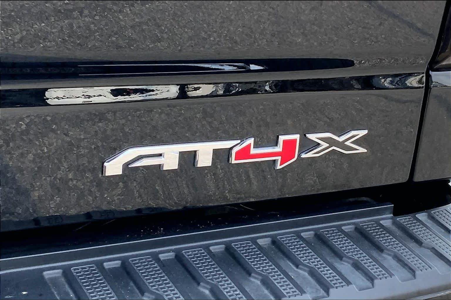 Used 2026 GMC Sierra 1500 AT4X AWD/4WD image 9