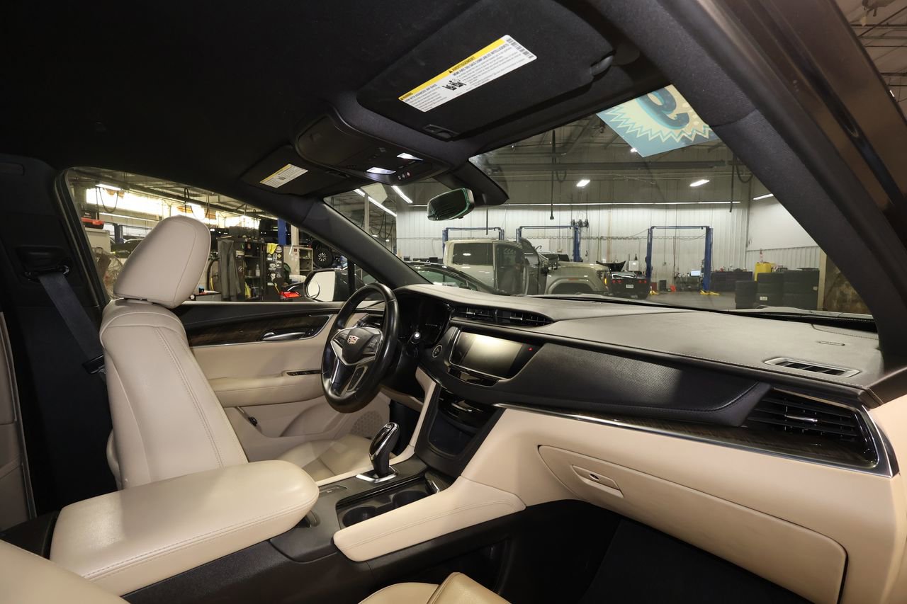 Used 2019 Cadillac XT5 FWD image 27