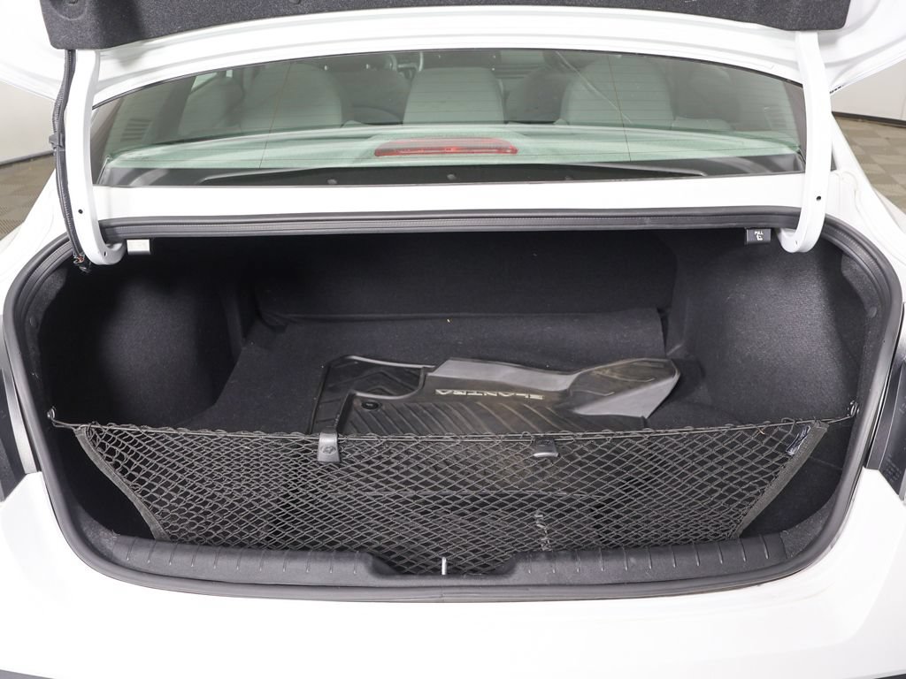 Certified 2025 Hyundai Elantra Sport FWD image 15