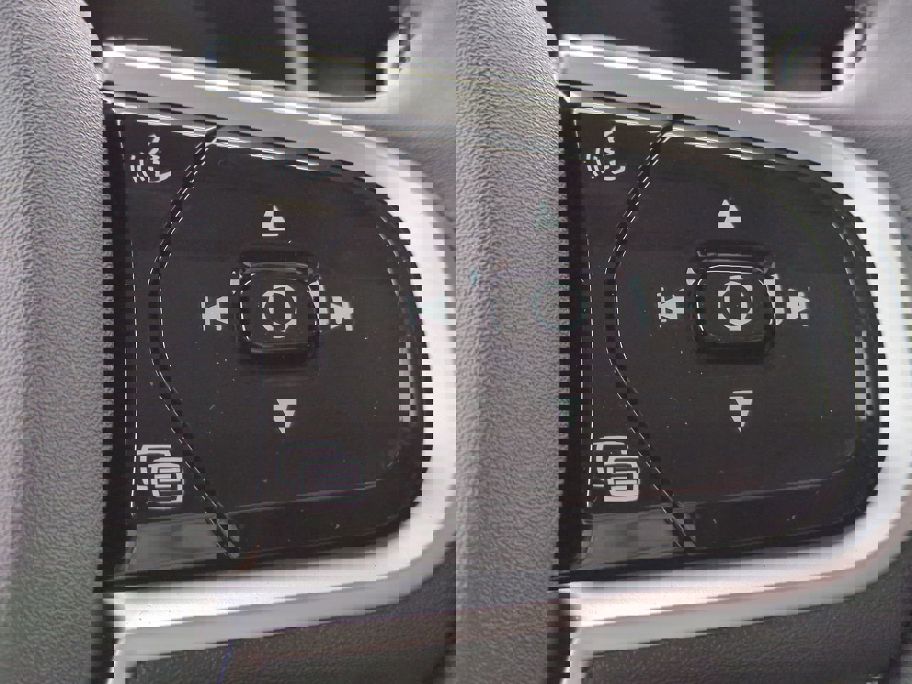 New 2026 Volvo XC90 B5 Plus image 25