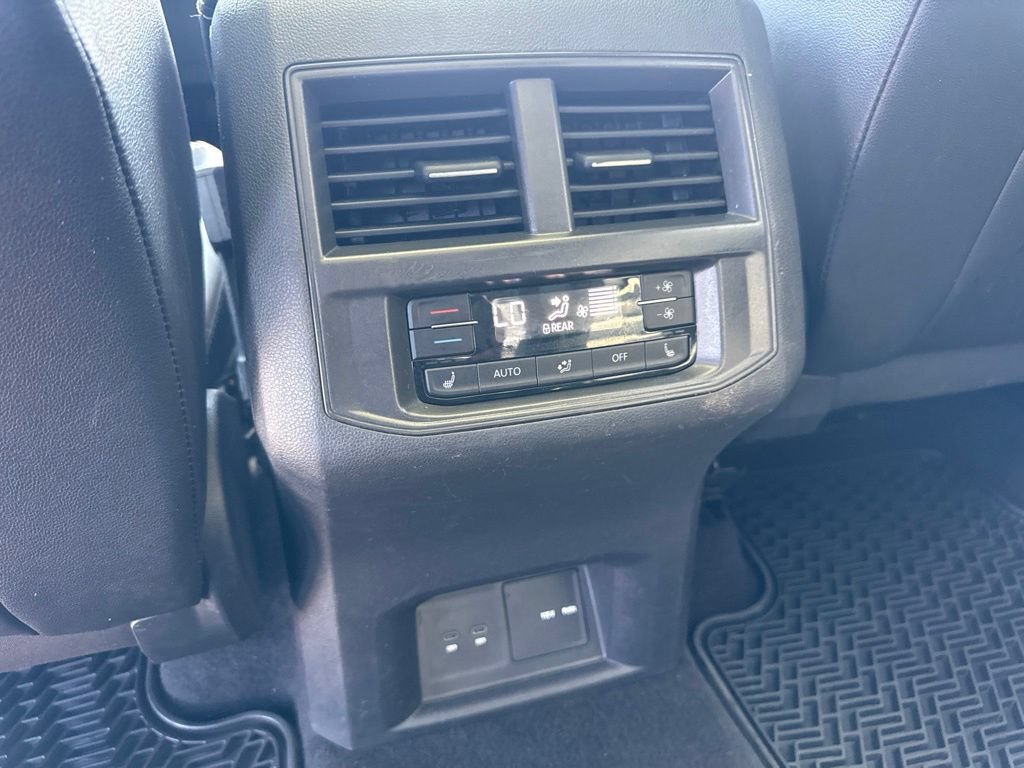 Used 2023 Volkswagen Atlas SEL Premium AWD/4WD image 17