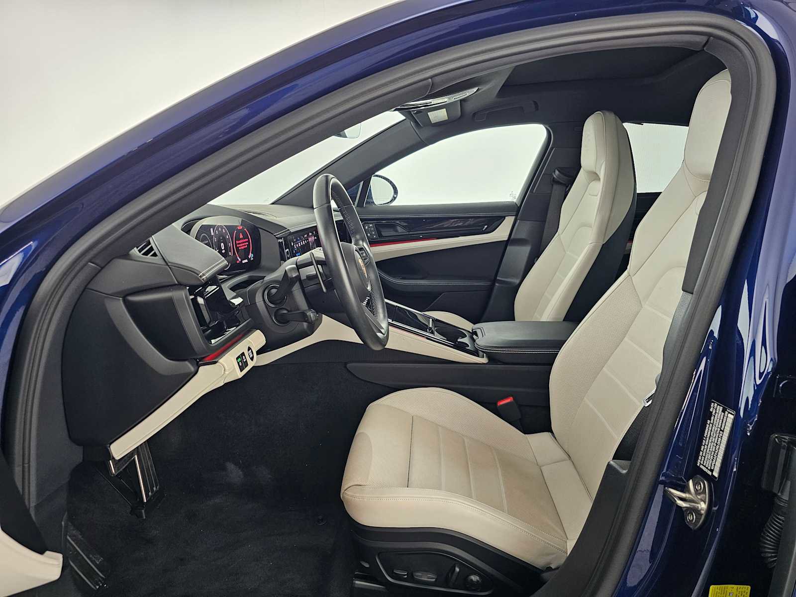 Used 2024 Porsche Panamera 4 image 40