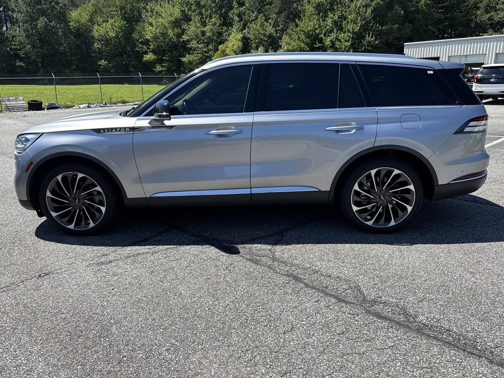 Used 2022 Lincoln Aviator Reserve w/ Equipment Group 201A AWD/4WD image 4