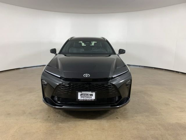 Used 2025 Toyota Crown Signia AWD/4WD image 3