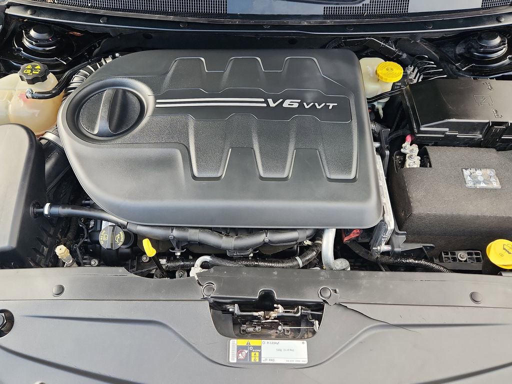 Used 2015 Chrysler 200 S image 16