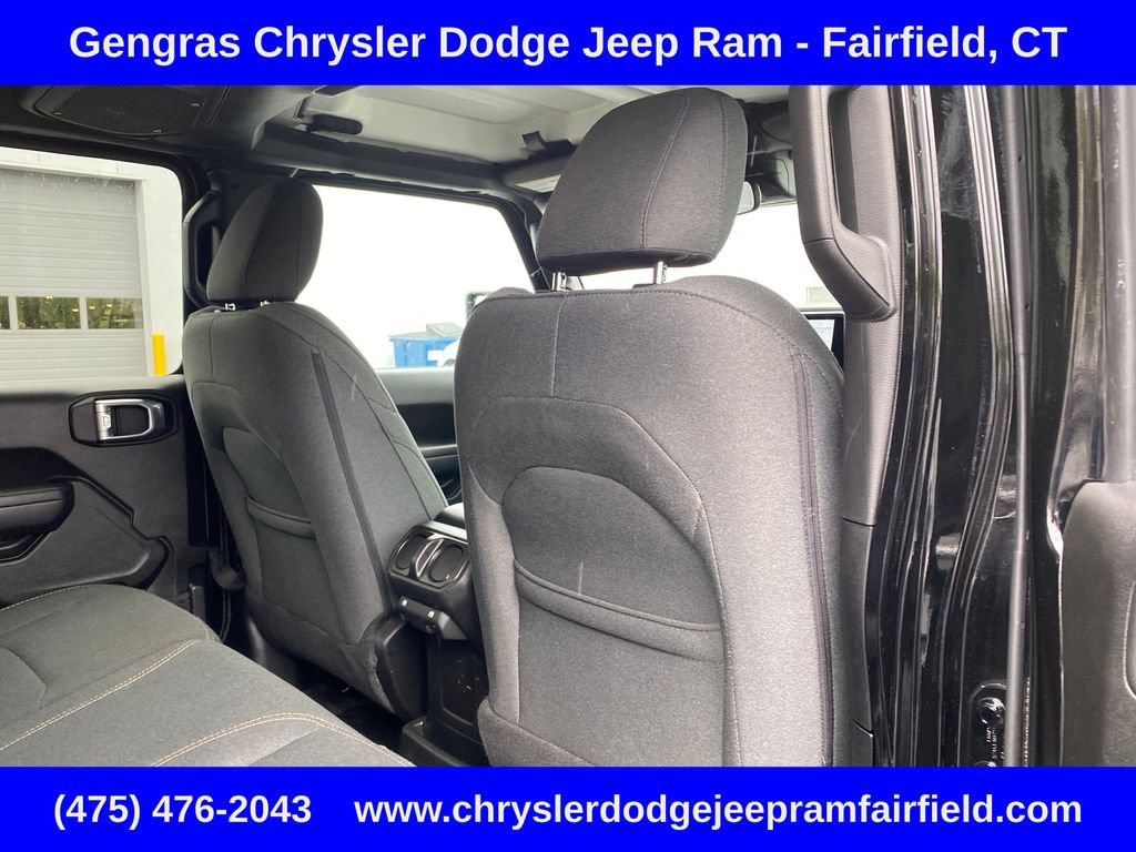 Used 2024 Jeep Wrangler Unlimited AWD/4WD image 35
