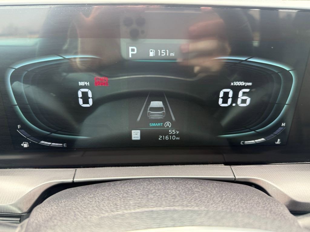 Used 2025 Kia Telluride LX image 11