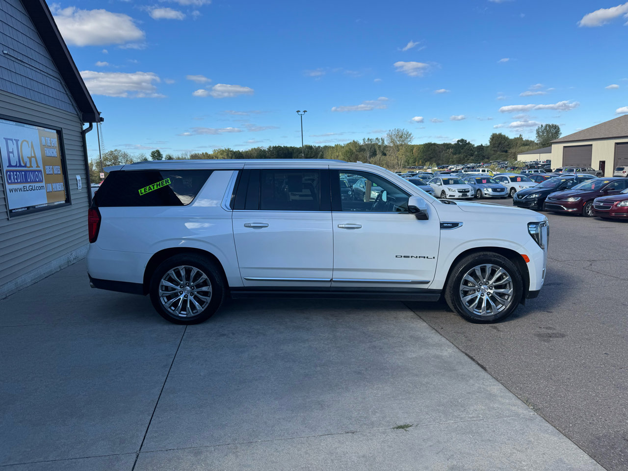 Used 2021 GMC Yukon XL Denali w/ Denali Ultimate Package image 4