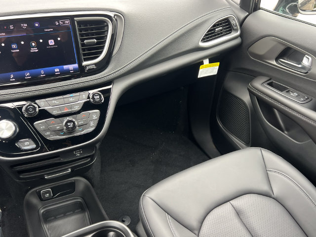 New 2027 Chrysler Pacifica Select AWD/4WD image 29